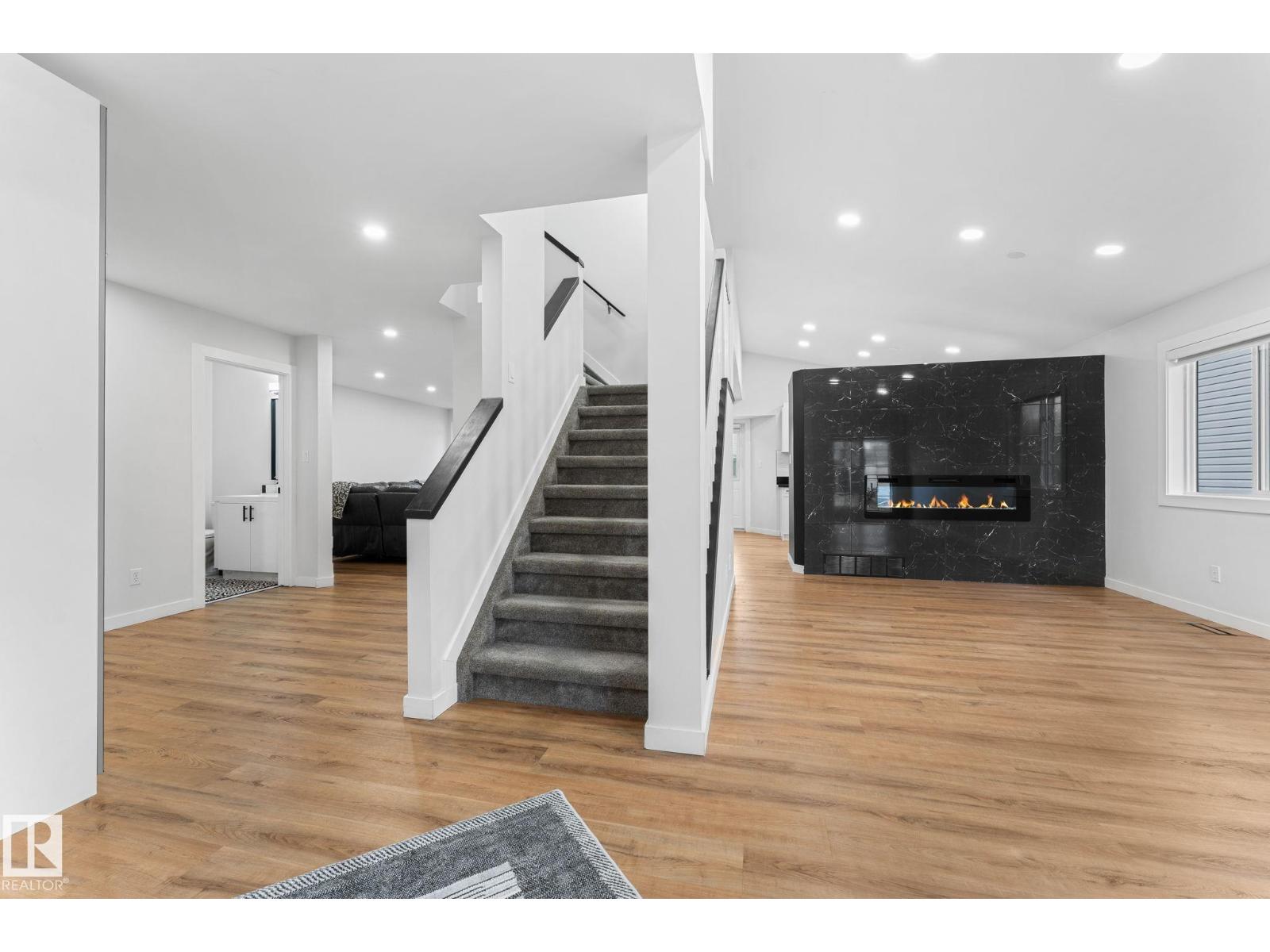 362 BLACKBURN DR SW