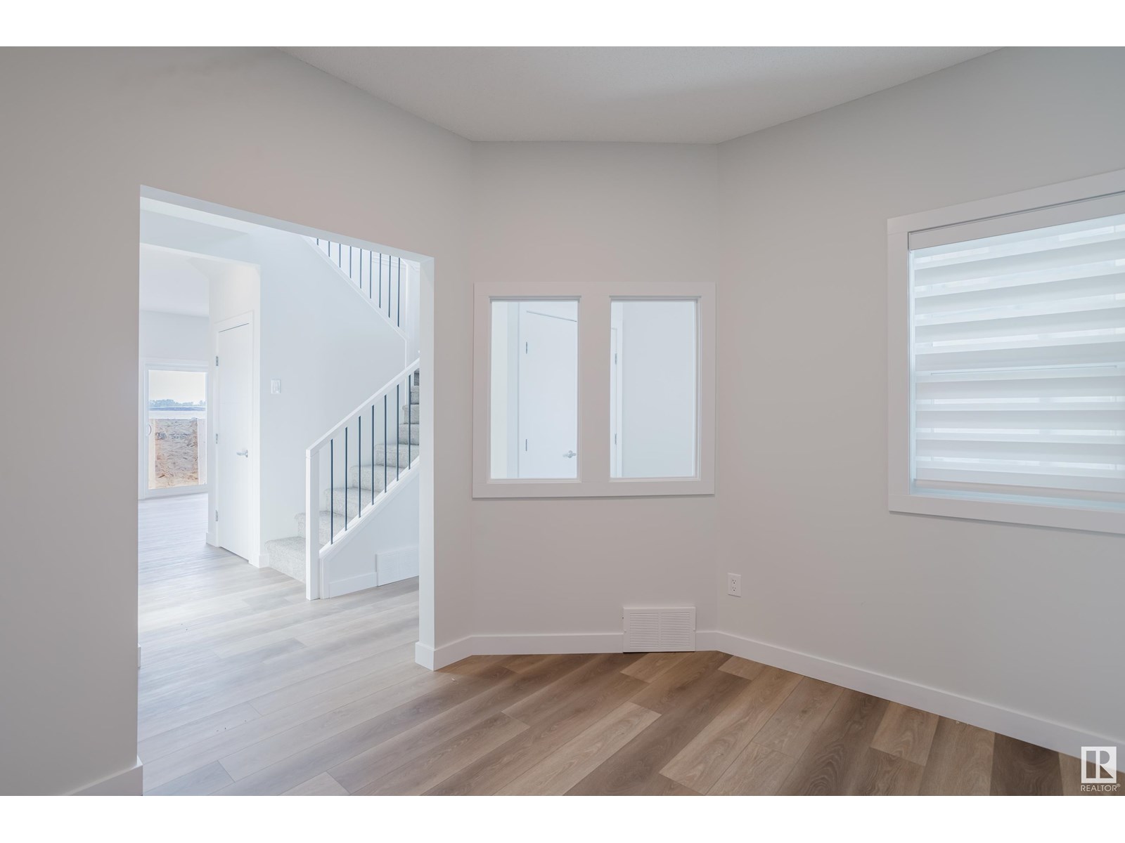 19007 20 AV NW NW
