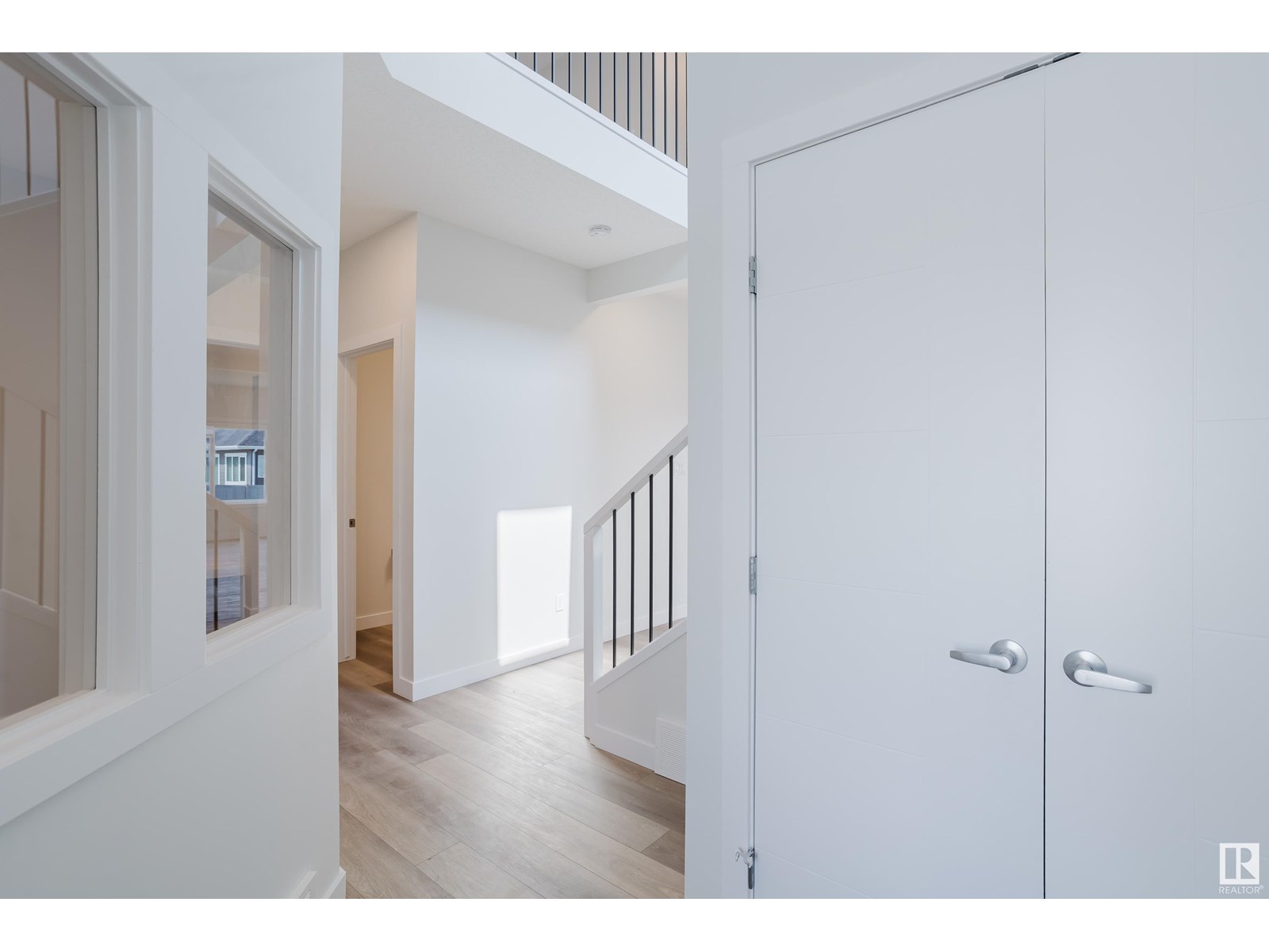 19007 20 AV NW NW