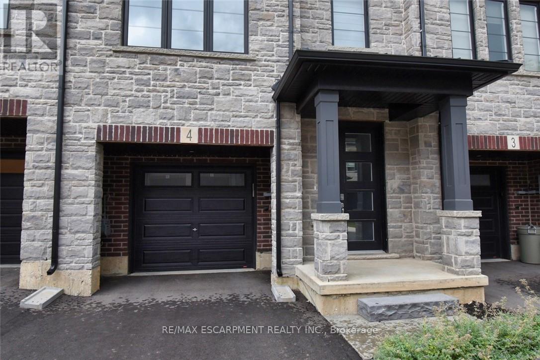 4 - 187 WILSON STREET W