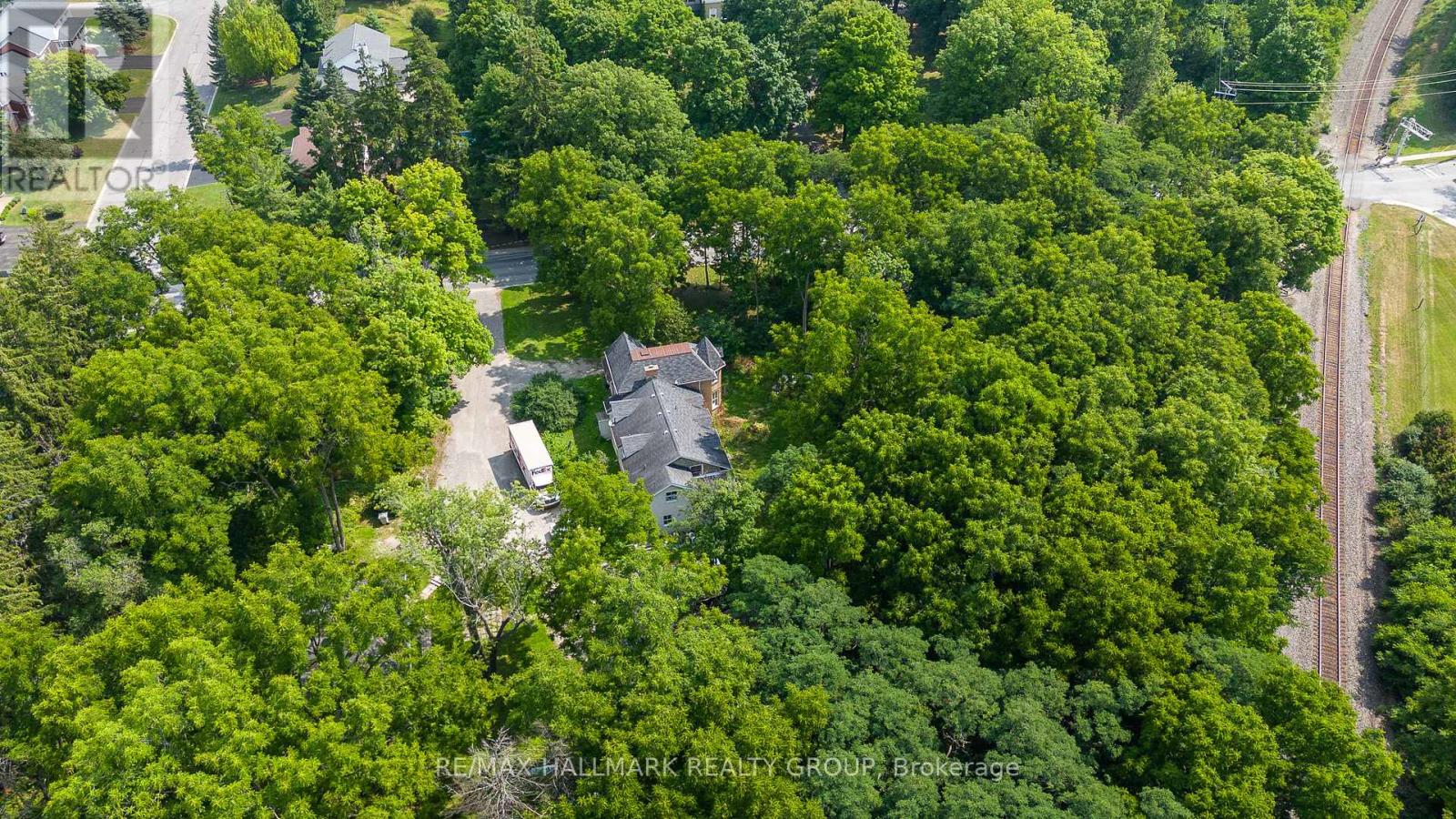 60 DRUMMOND STREET W