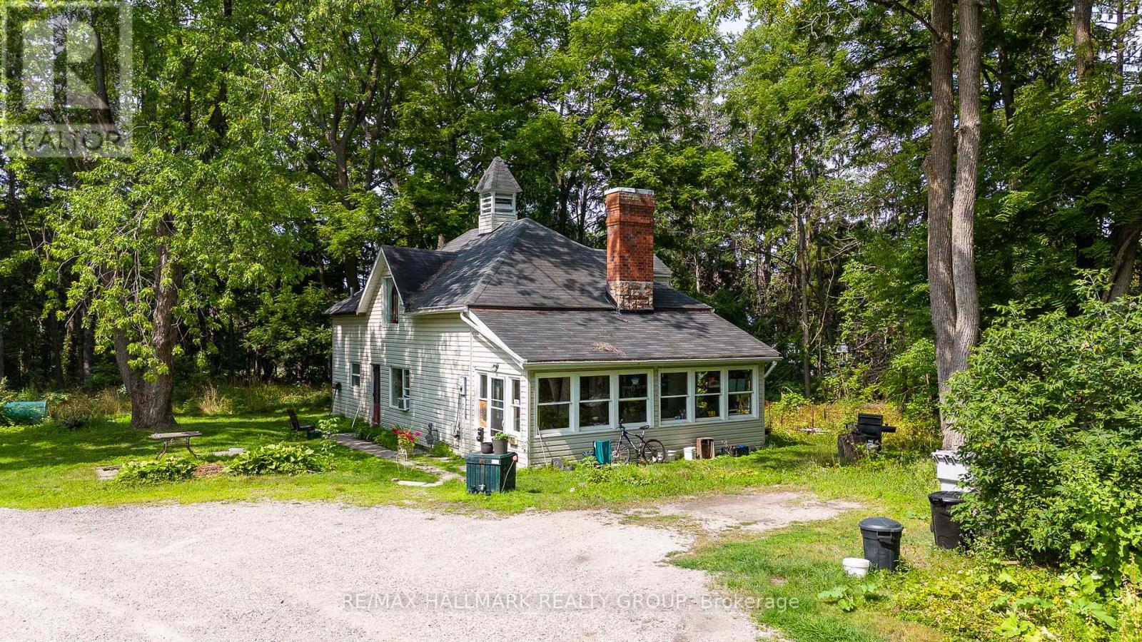 60 DRUMMOND STREET W