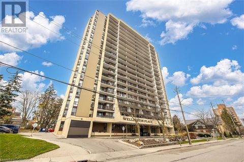 81 CHURCH Street Unit# 1603 Kitchener ON N2G4M1