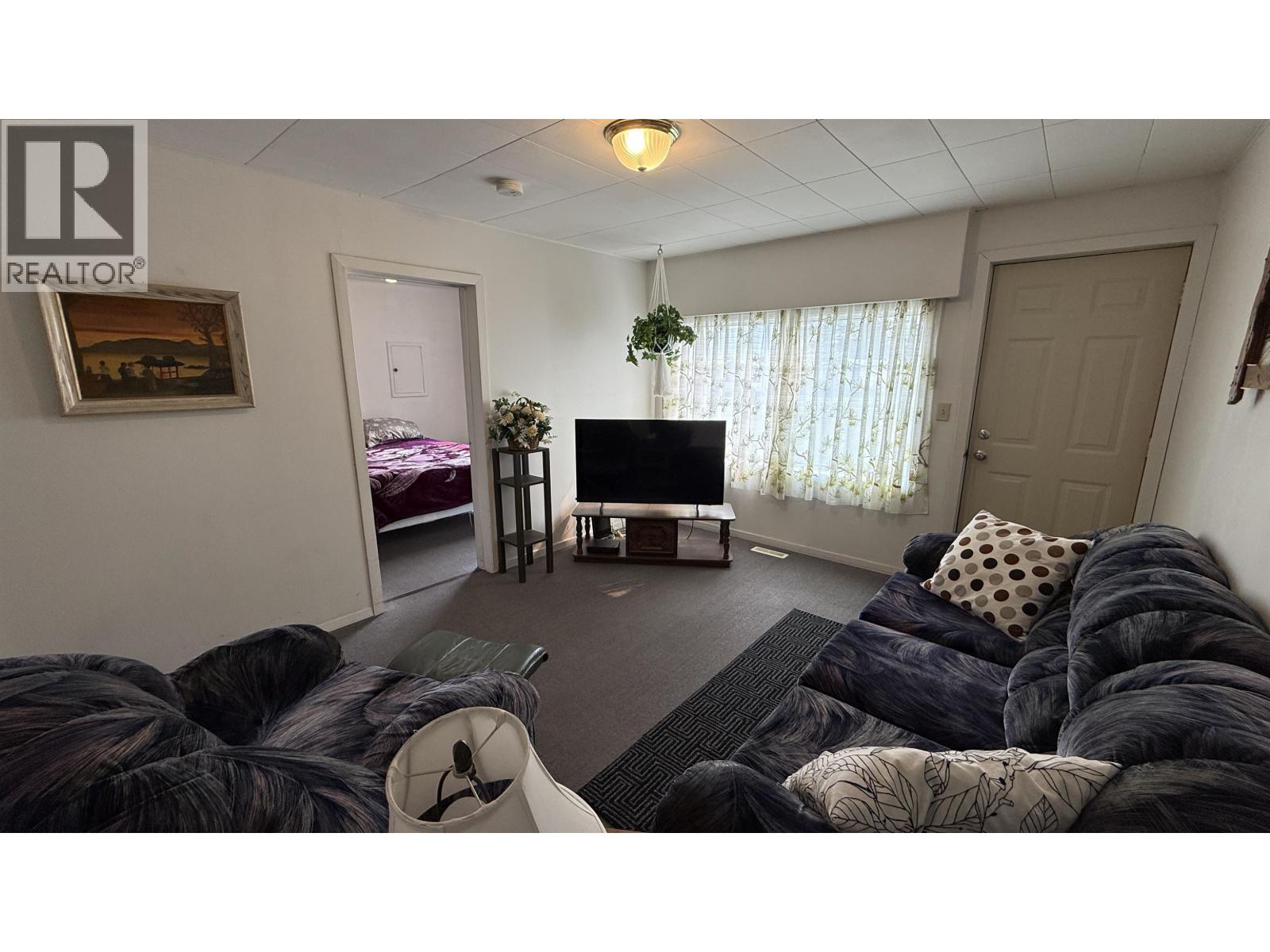 848 SCOTT ROAD