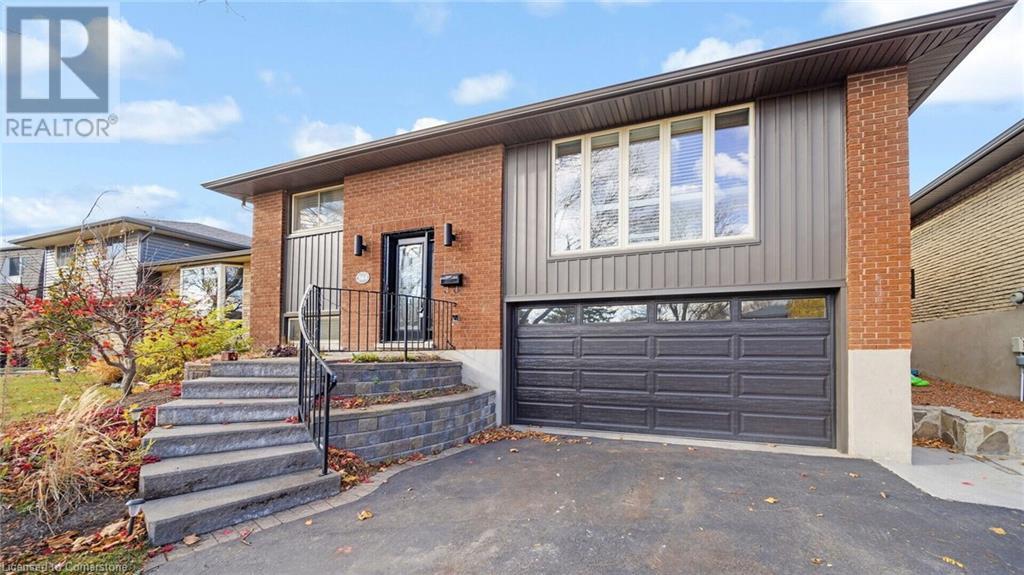 364 ROSELAWN Place