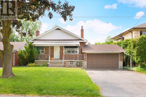 7 DODDINGTON DRIVE Toronto (Stonegate-Queensway) ON M8Y1S3