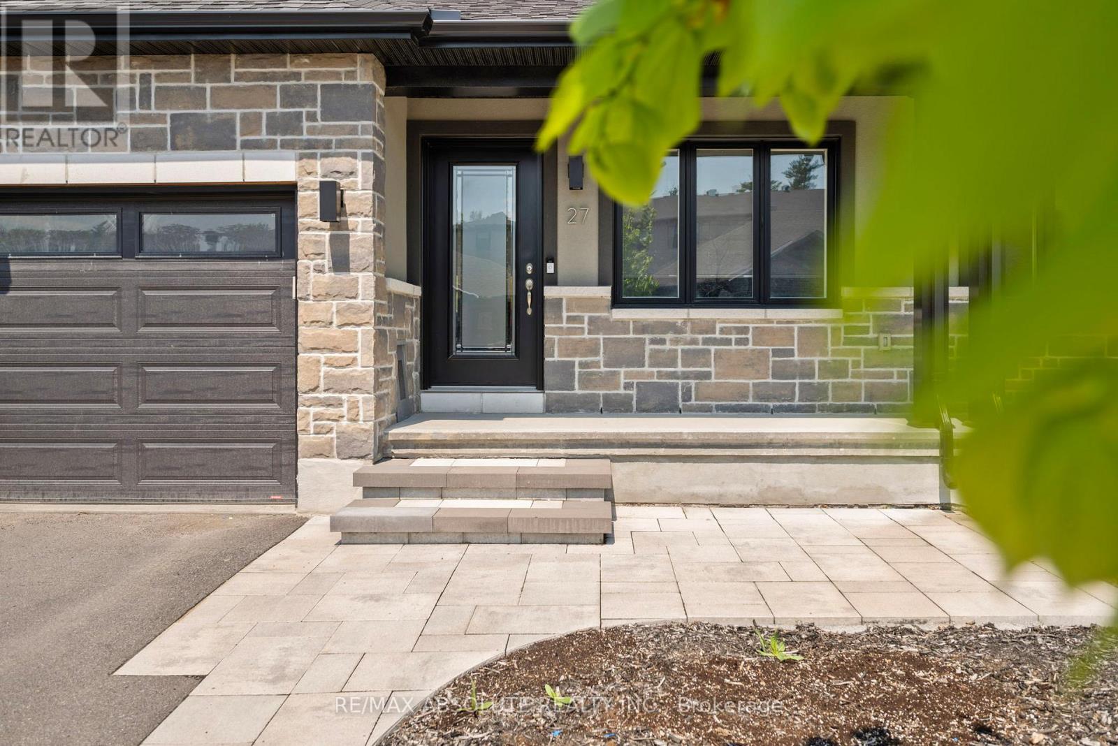 27 MORGAN CLOUTHIER WAY