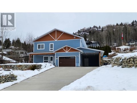2475 COLIN Crescent Trail BC V1R4T4