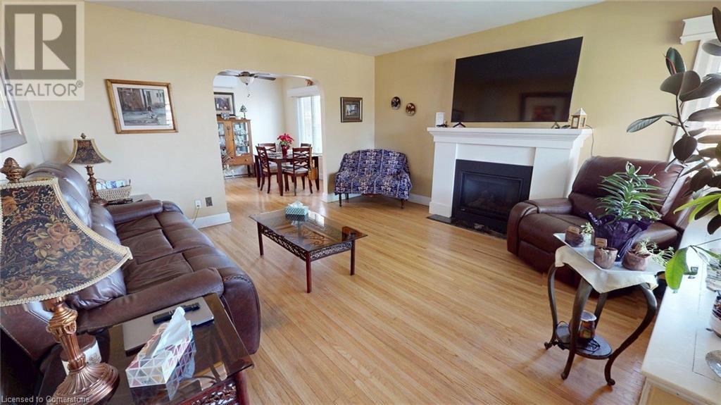 134 QUEENSWAY Drive