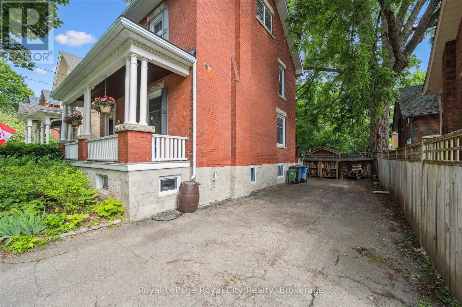146 CORK STREET W