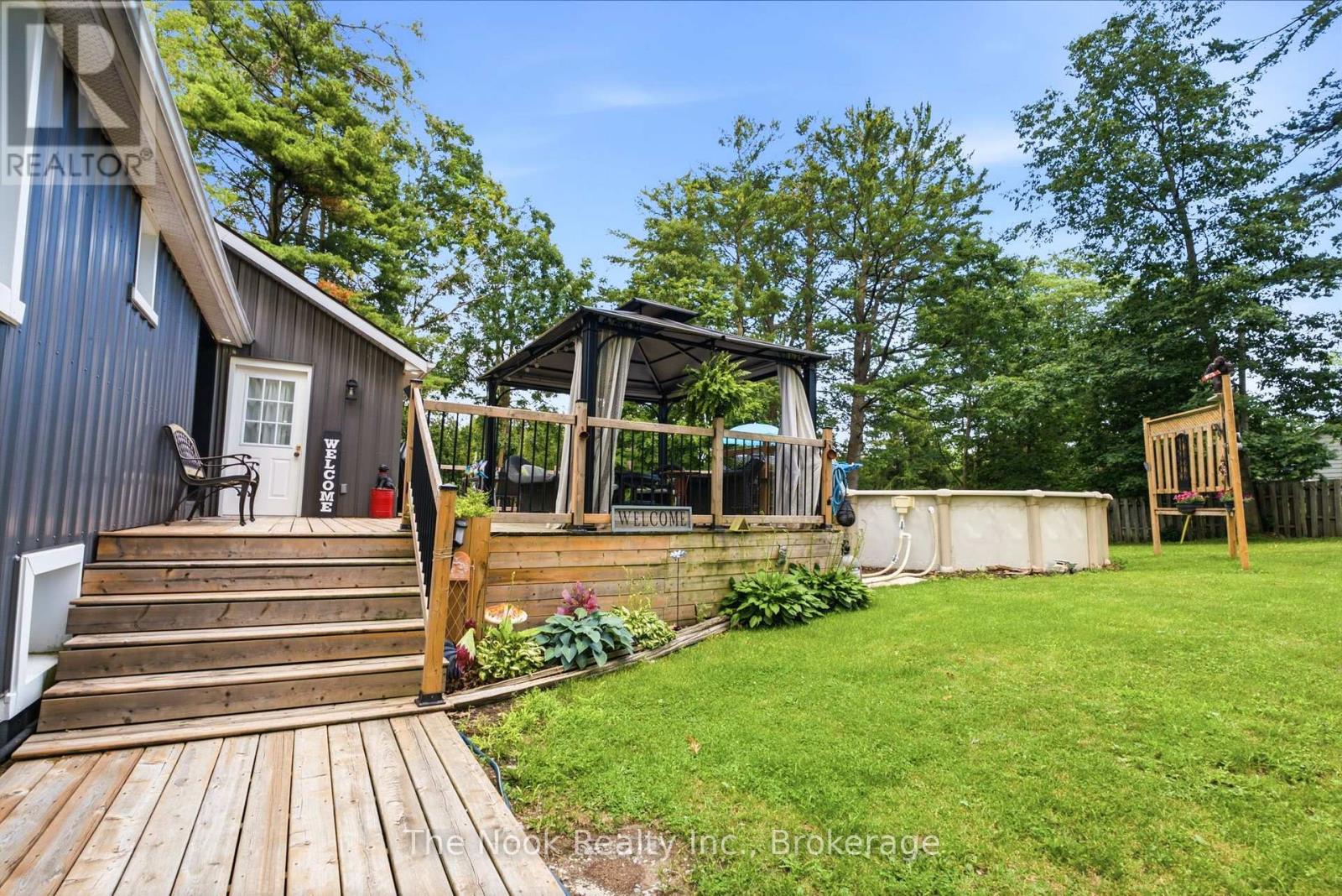 5203 VALLEYVIEW CRESCENT