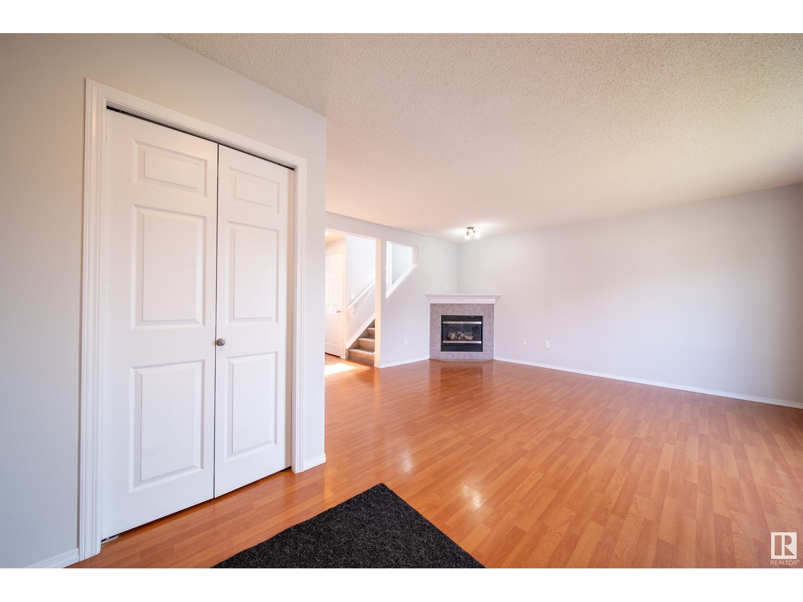 317 85 ST SW