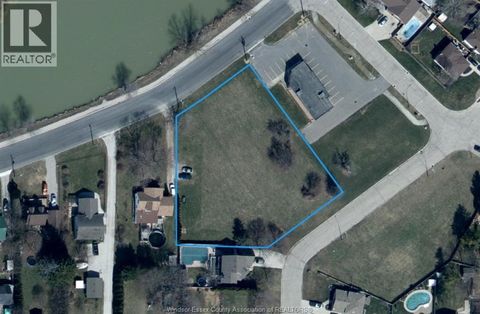 842 WALLACE STREET Wallaceburg ON N8A4L3