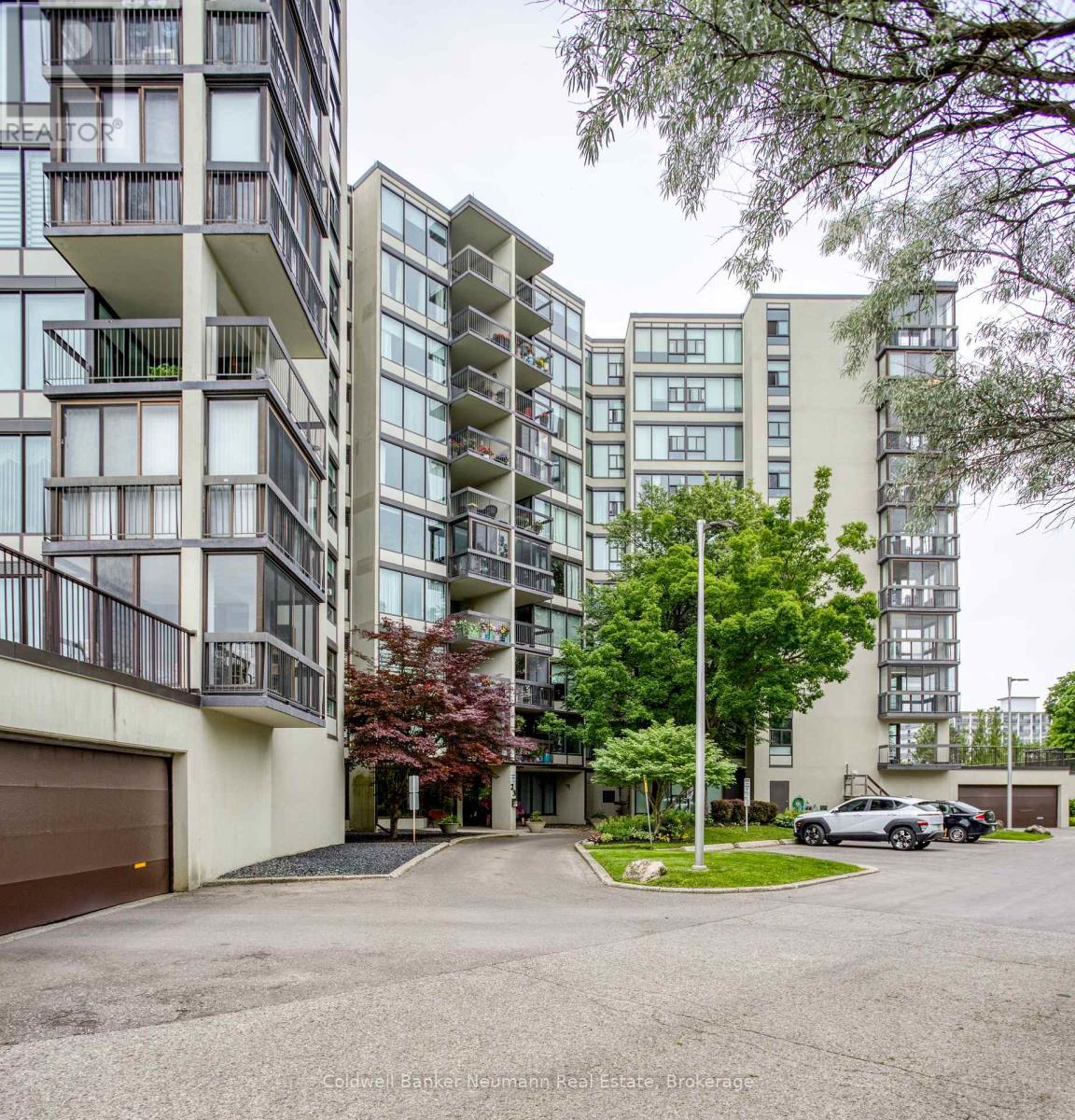 205 - 23 WOODLAWN ROAD E