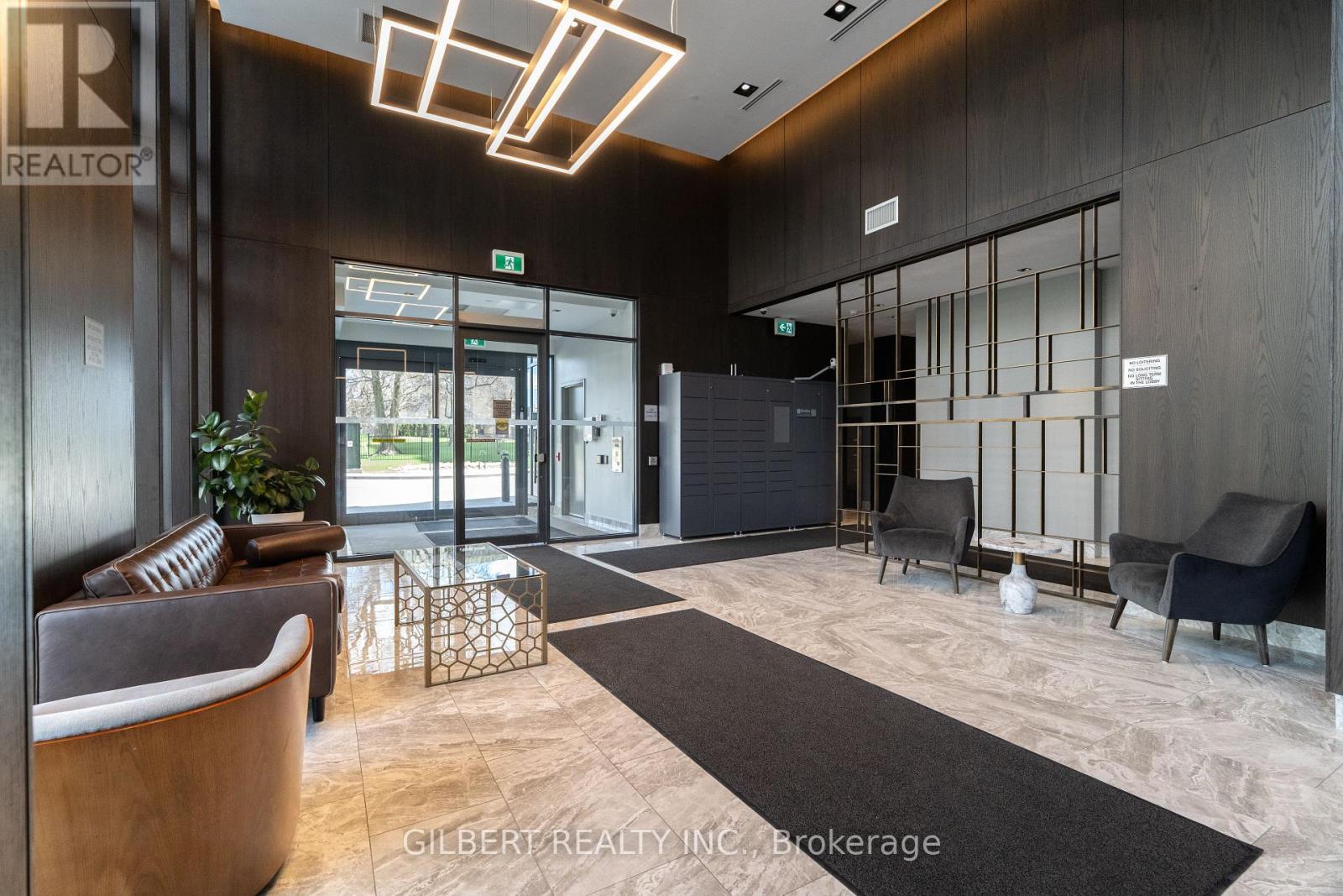 404 - 1461 LAWRENCE AVE W