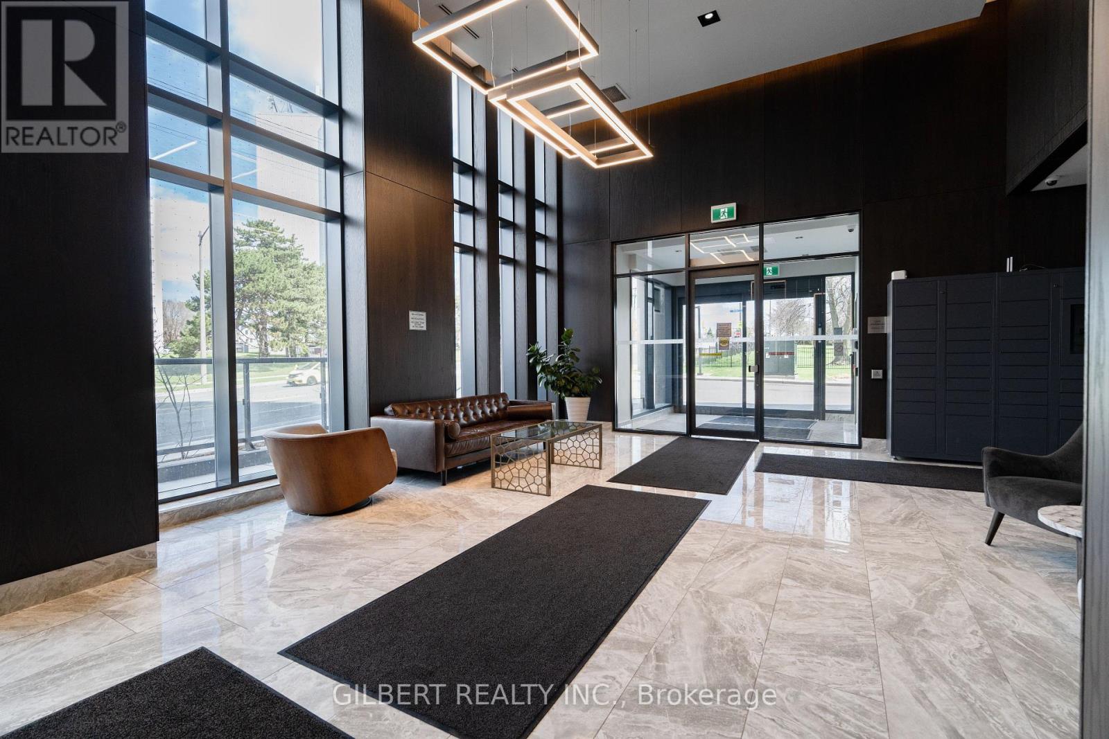 404 - 1461 LAWRENCE AVE W