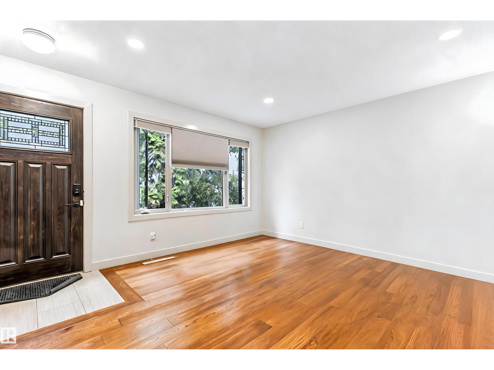 12929/31 103 ST NW