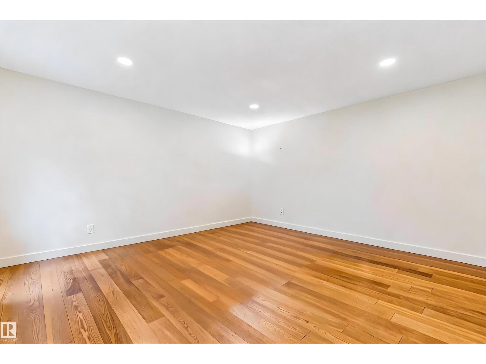 12929/31 103 ST NW