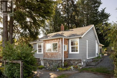 1227 Lockley Rd Esquimalt BC V9A4S8