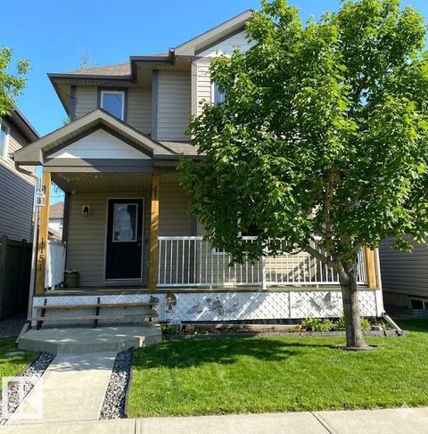 1151 37 AV NW NW Edmonton AB T6T0E8