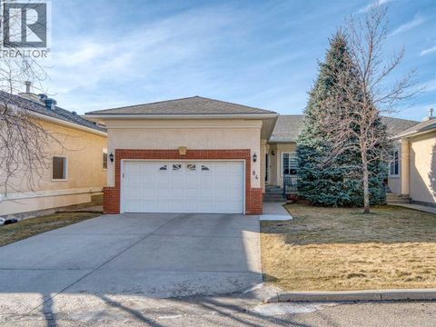 84 Sierra Morena Landing SW Calgary AB T3H4K3