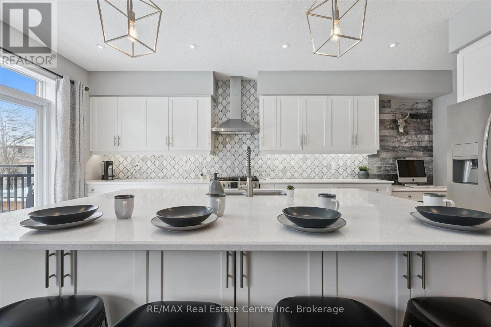 111 AMBROUS CRESCENT