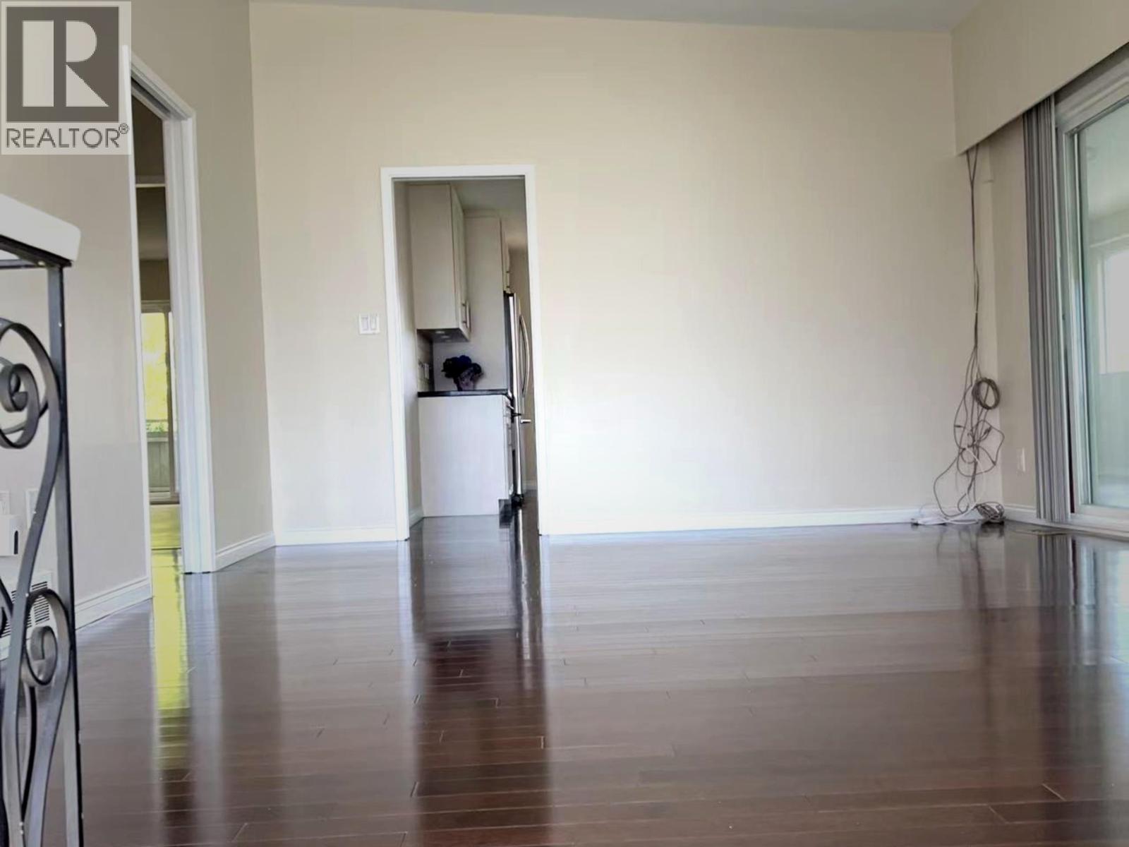 4383 PINEWOOD CRESCENT