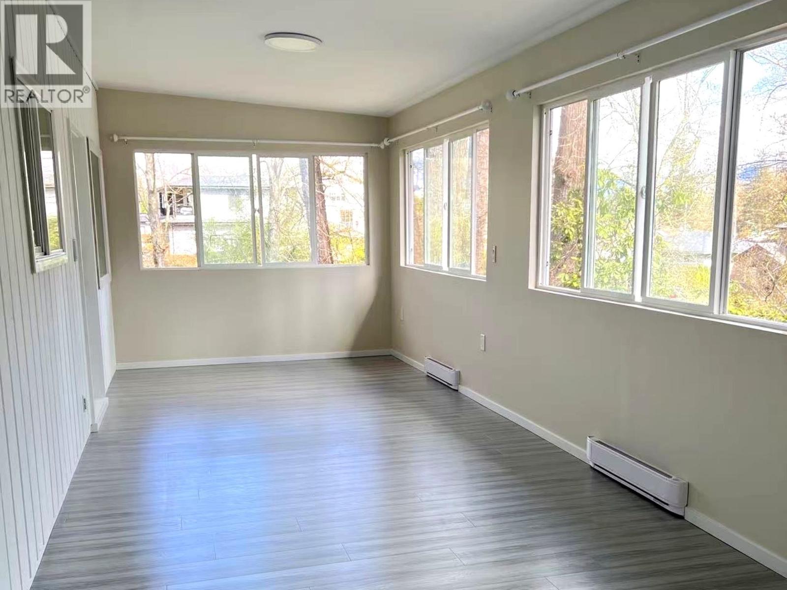 4383 PINEWOOD CRESCENT