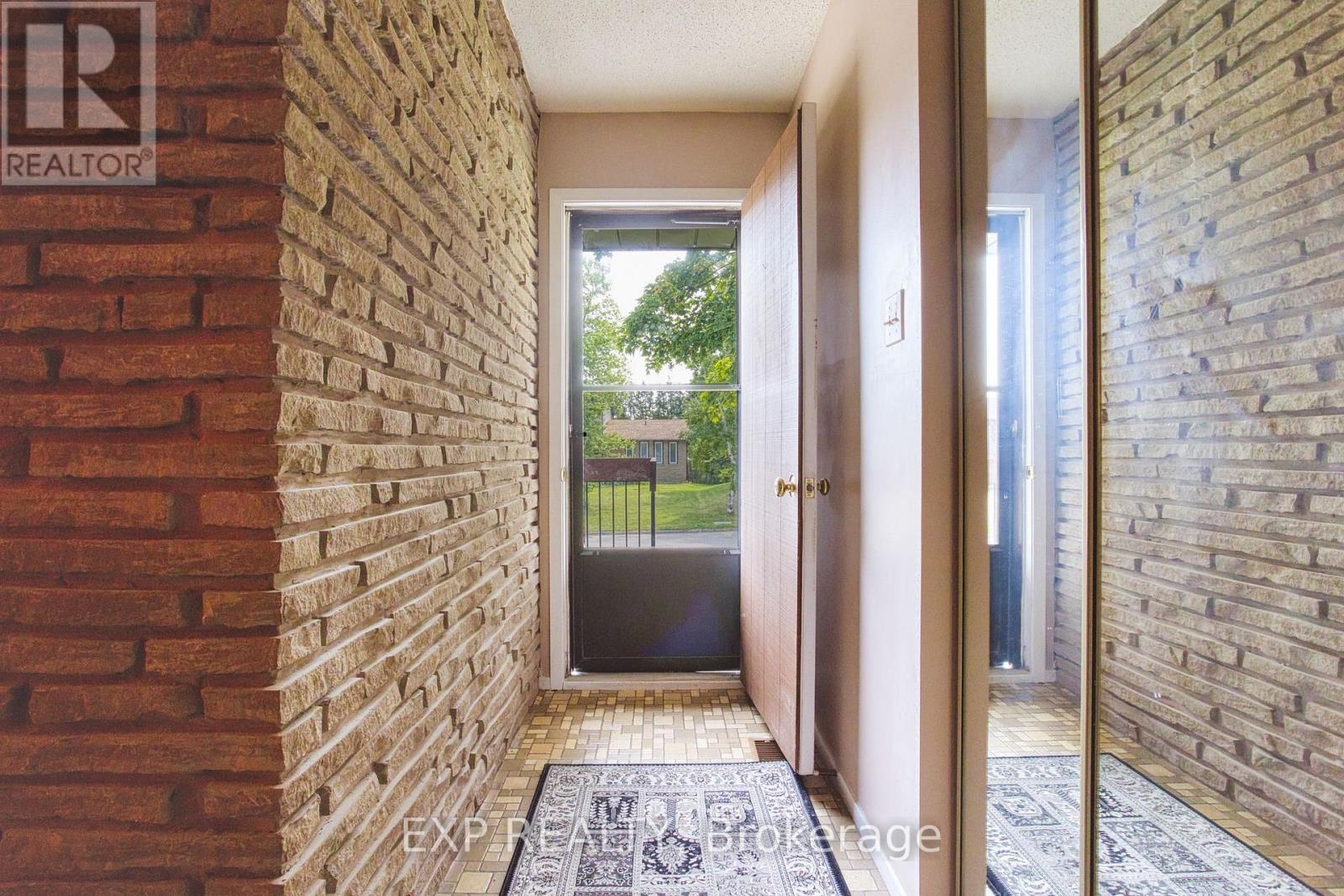 4 CEDAR GLEN