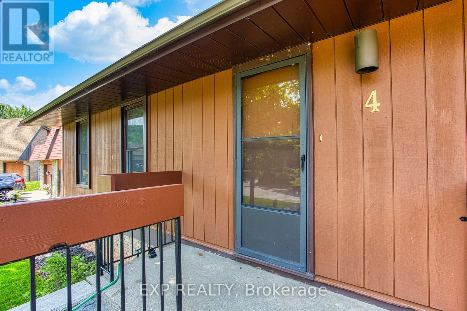 4 CEDAR GLEN