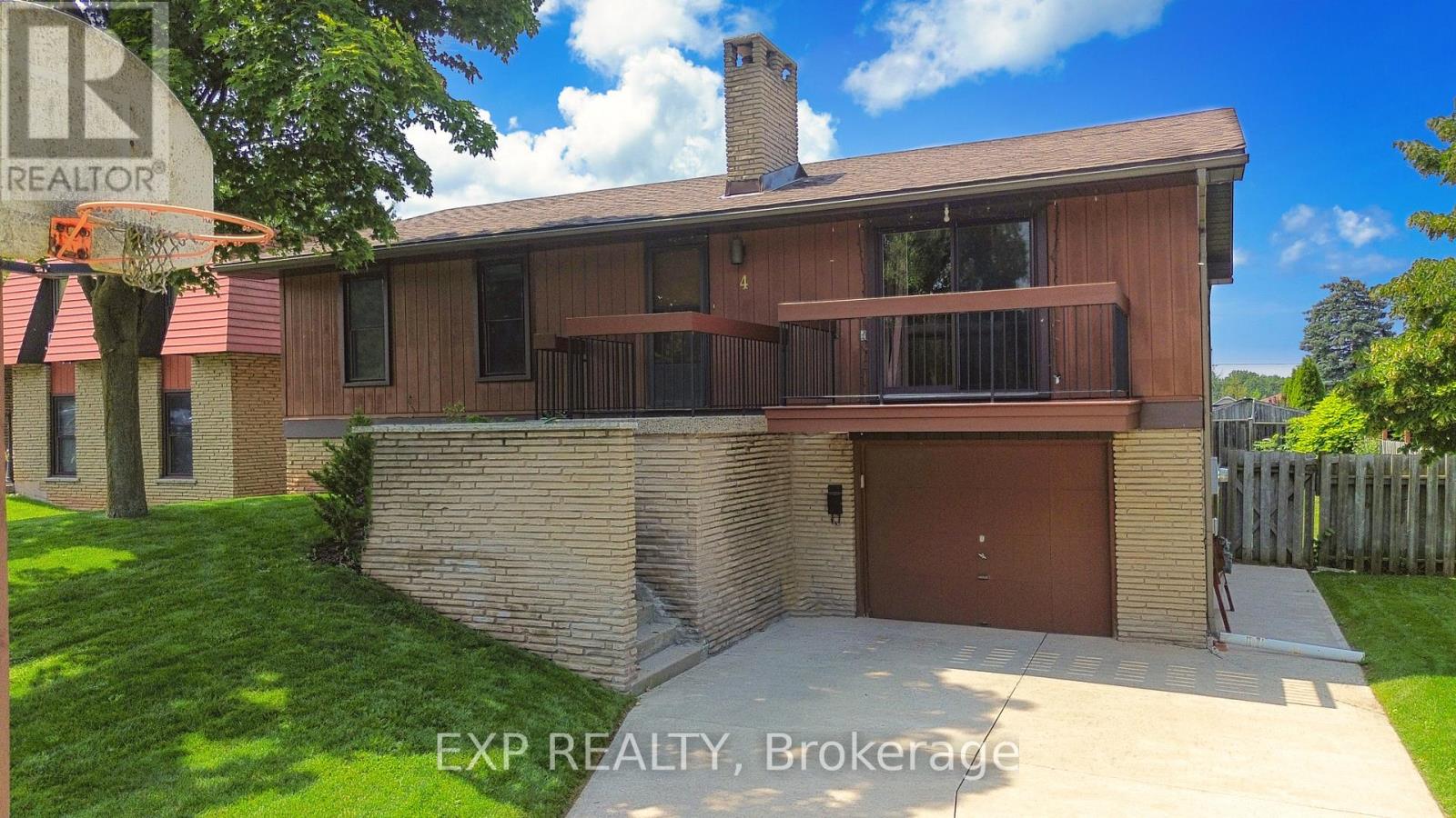 4 CEDAR GLEN