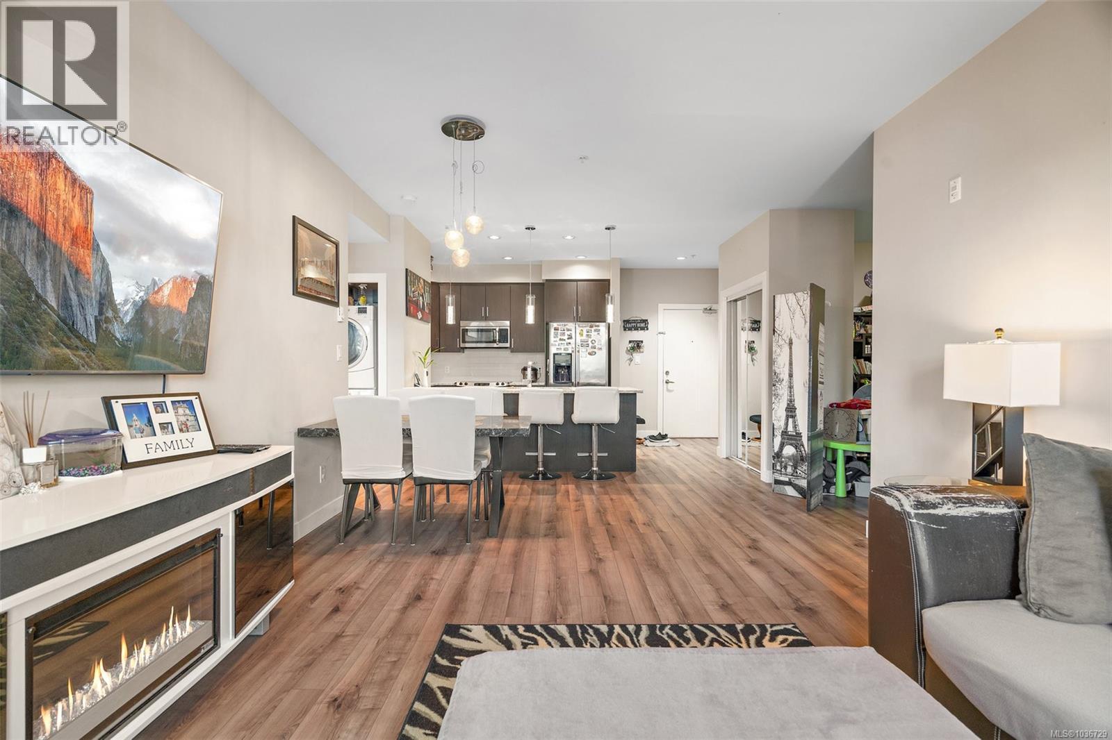 212 2655 Sooke Rd