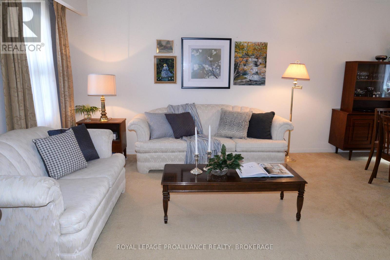 834 SOMERSET CRESCENT