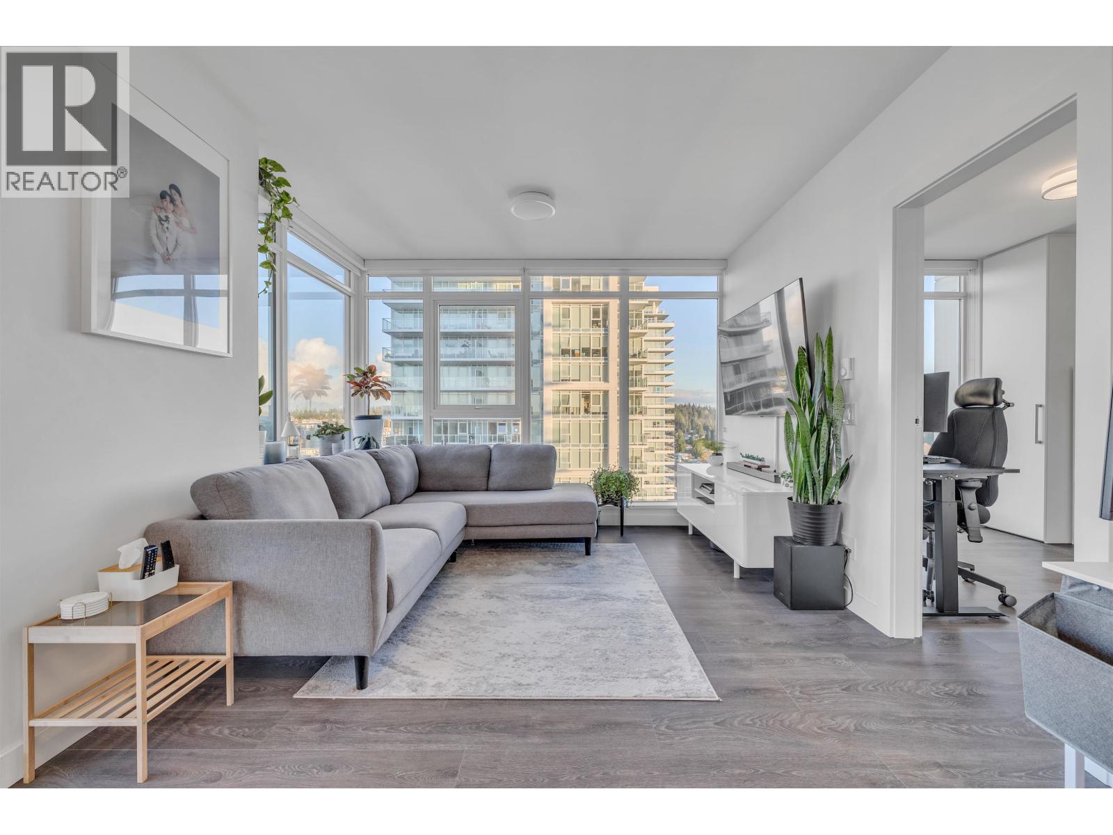 2209 652 WHITING WAY