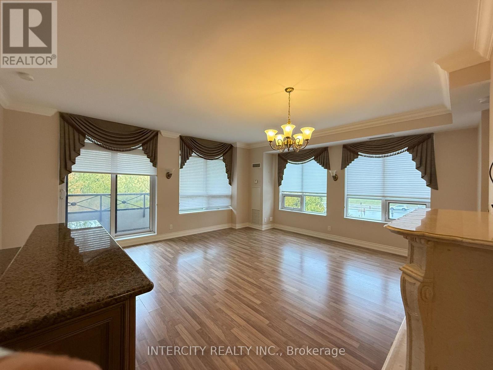 212 - 9225 JANE STREET