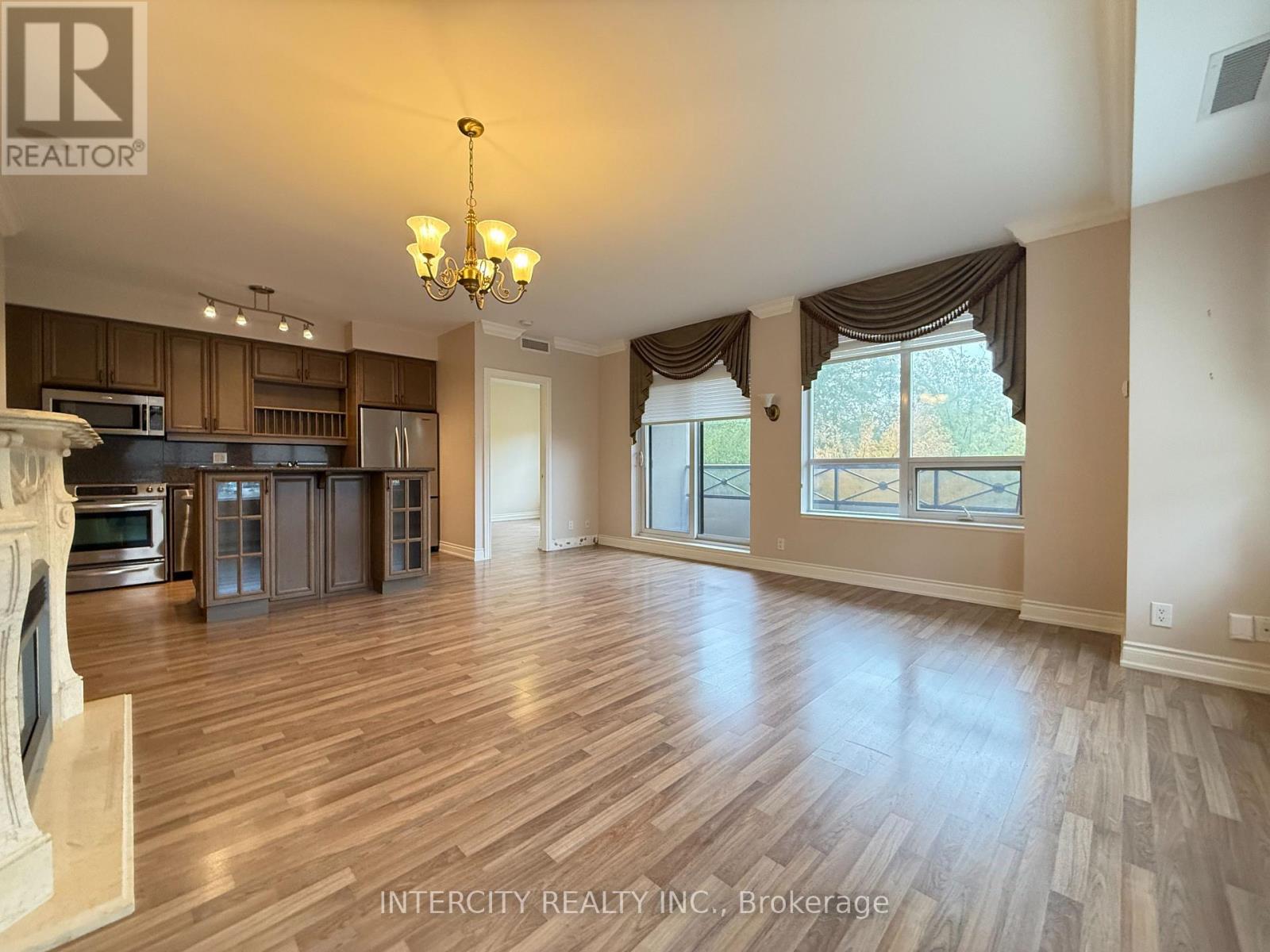 212 - 9225 JANE STREET