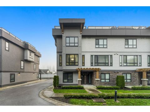 14 19670 55A AVENUE Langley BC V3A0M1