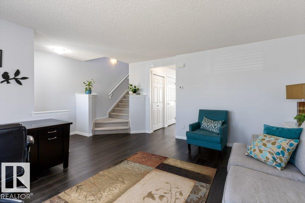21247 91 AV NW