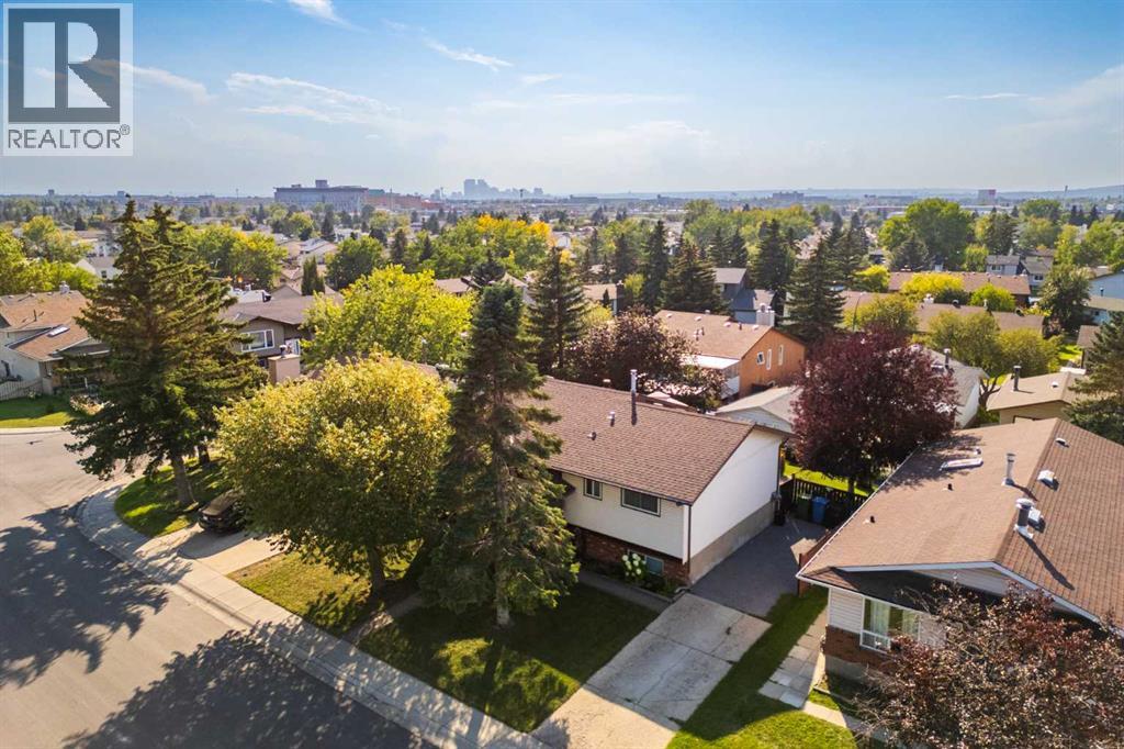 23 Whitlock Close NE