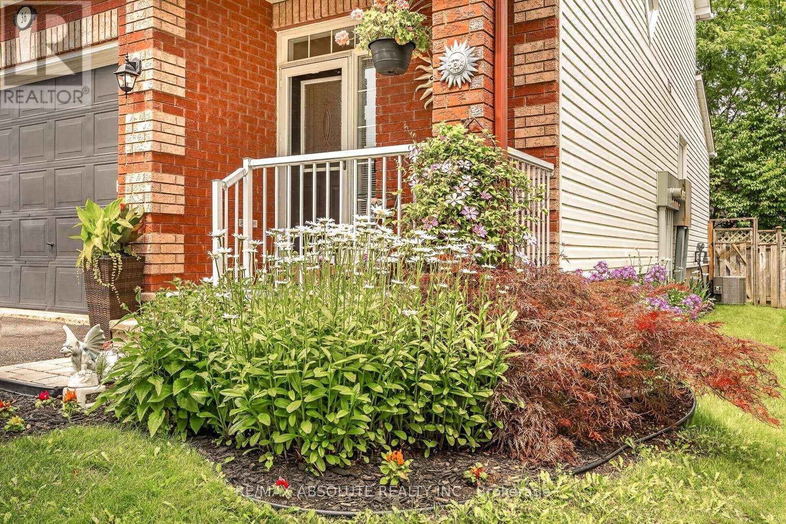 36 CHANTILLY GATE