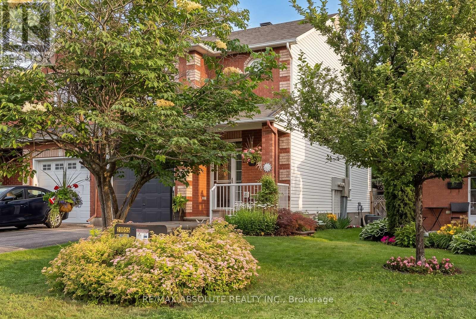 36 CHANTILLY GATE