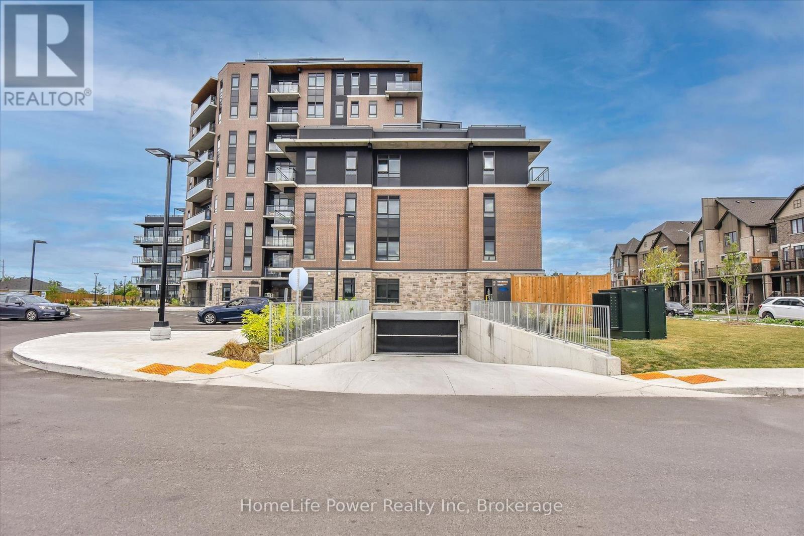 803 - 332 GOSLING GARDENS