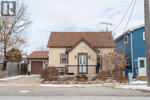 324 QUEEN STREET Wallaceburg ON N8A1G6