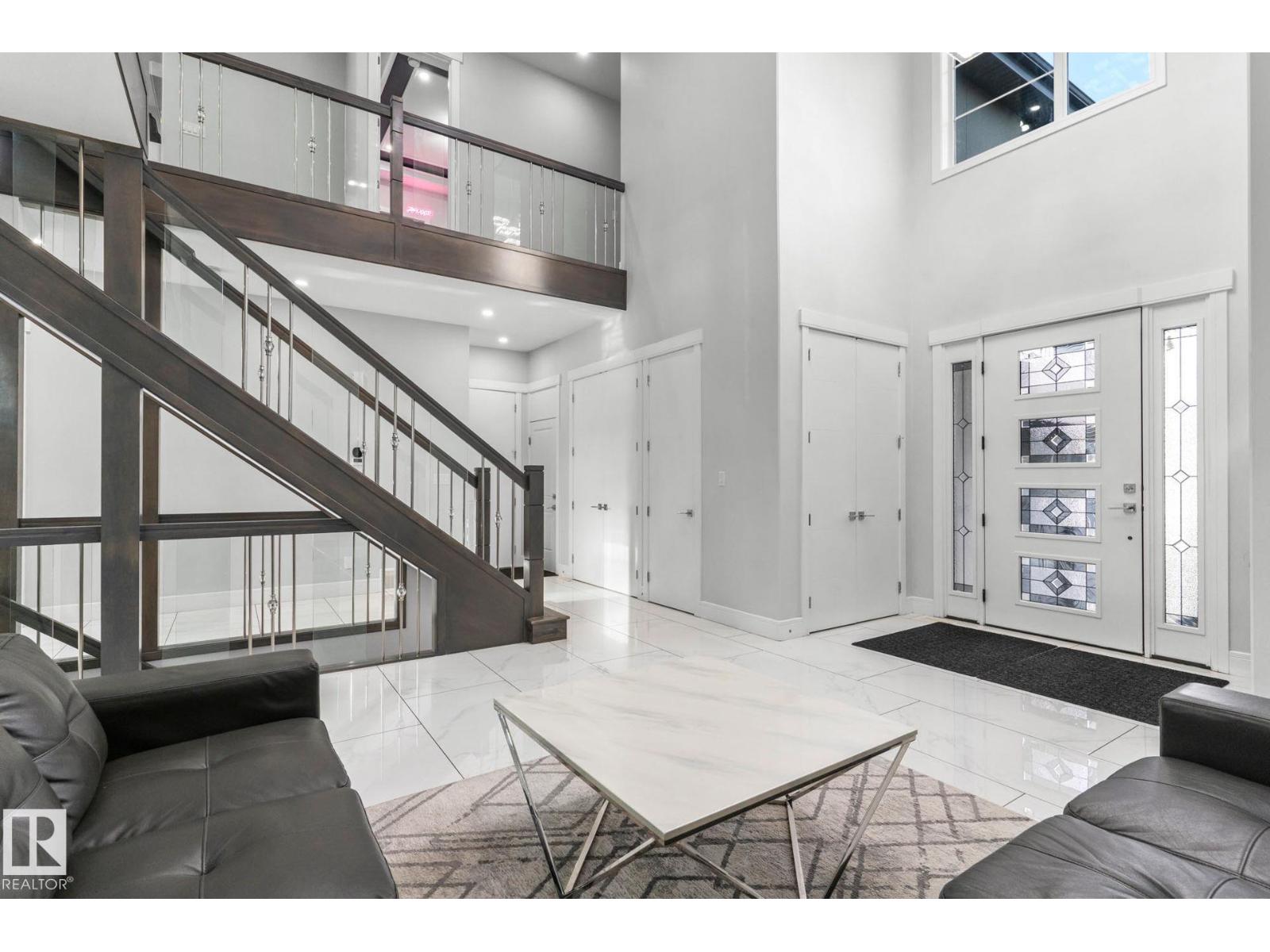 223 37 ST SW