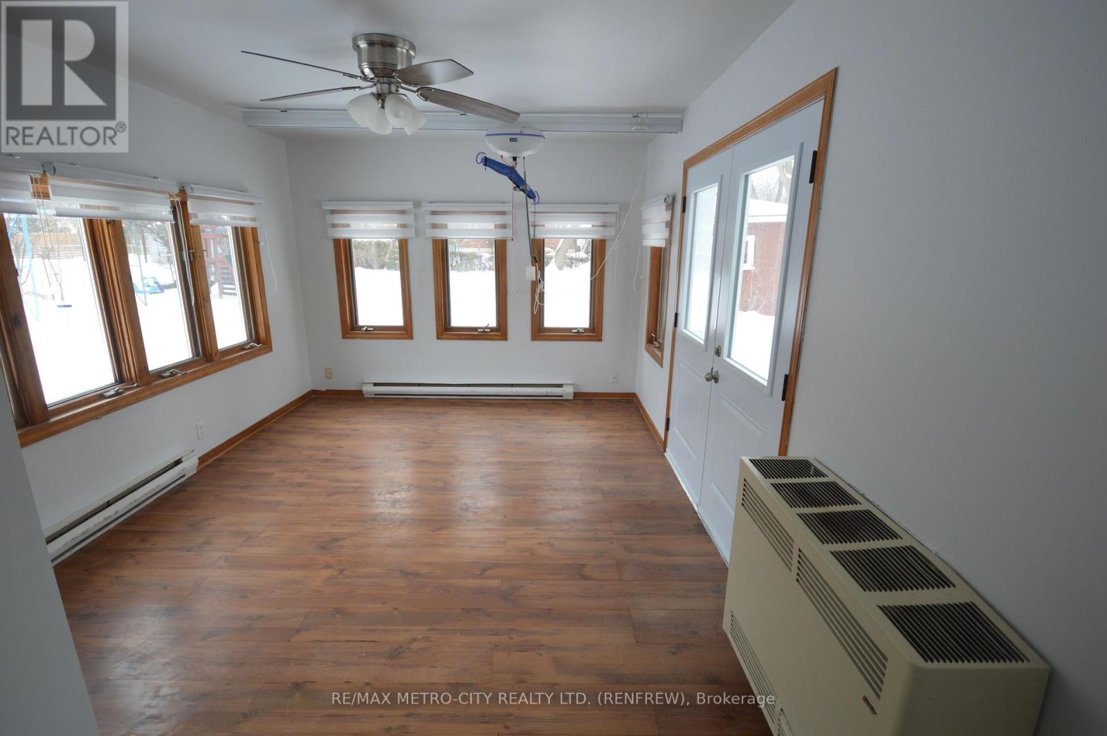 235 RENFREW AVENUE W