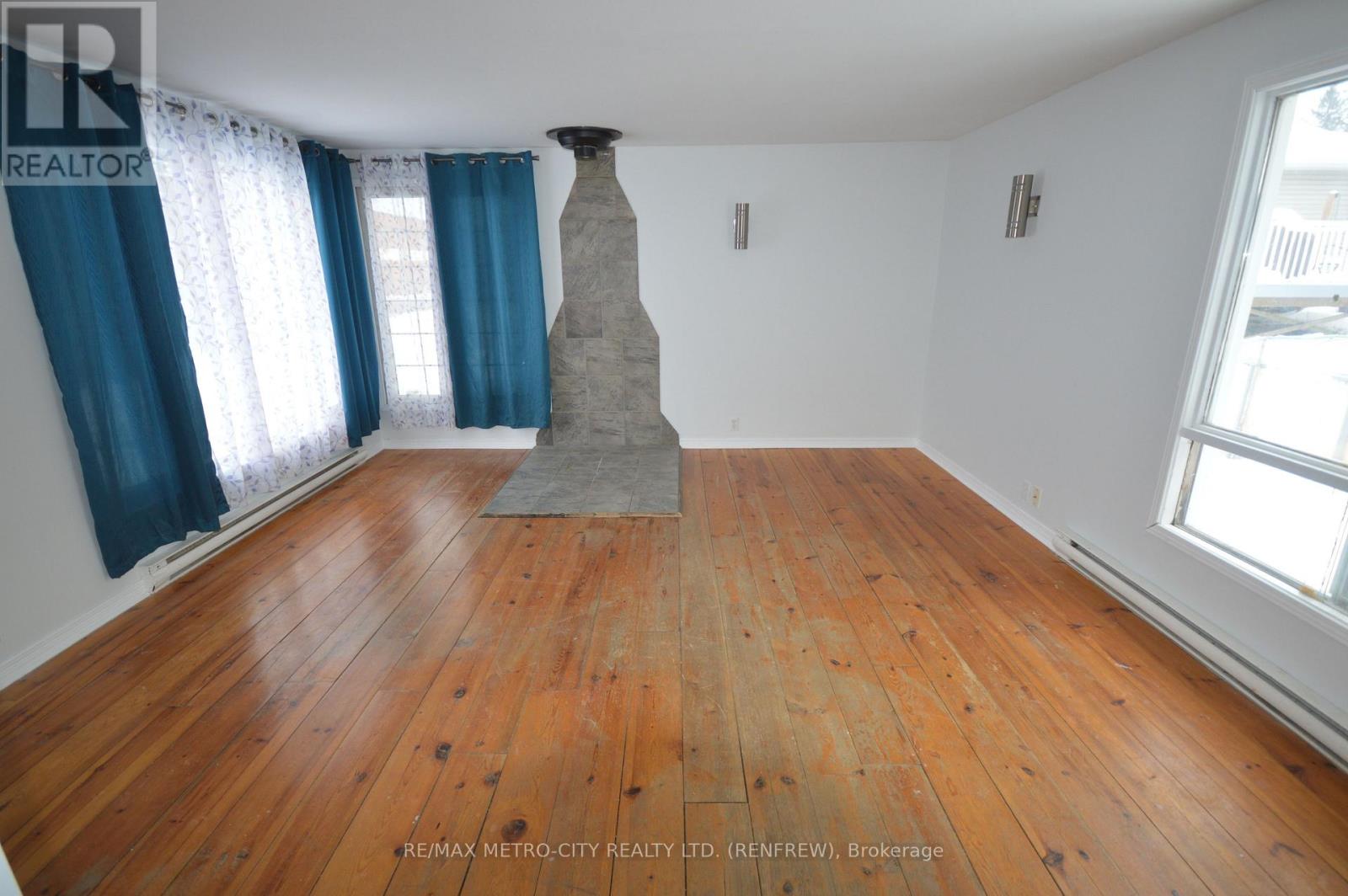 235 RENFREW AVENUE W