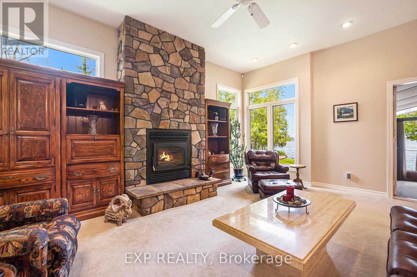 544 LAKESHORE ROAD