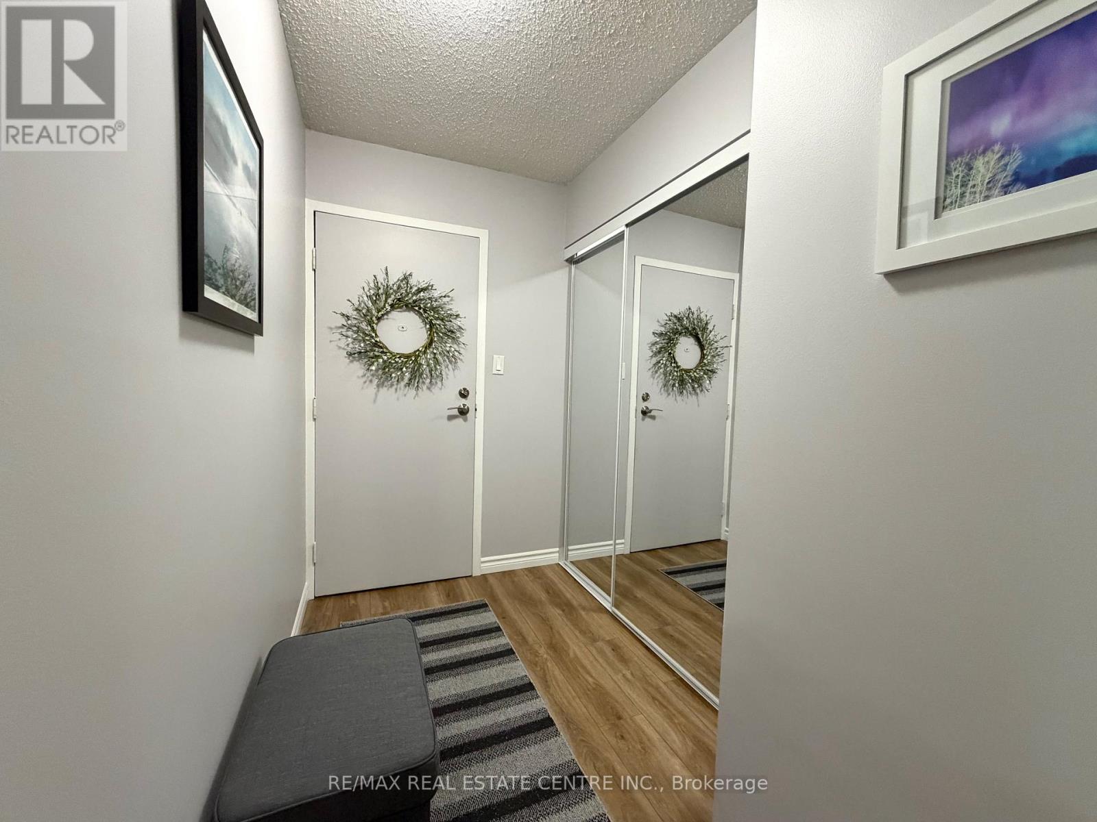 301 - 944 CALEDONIAN VIEW