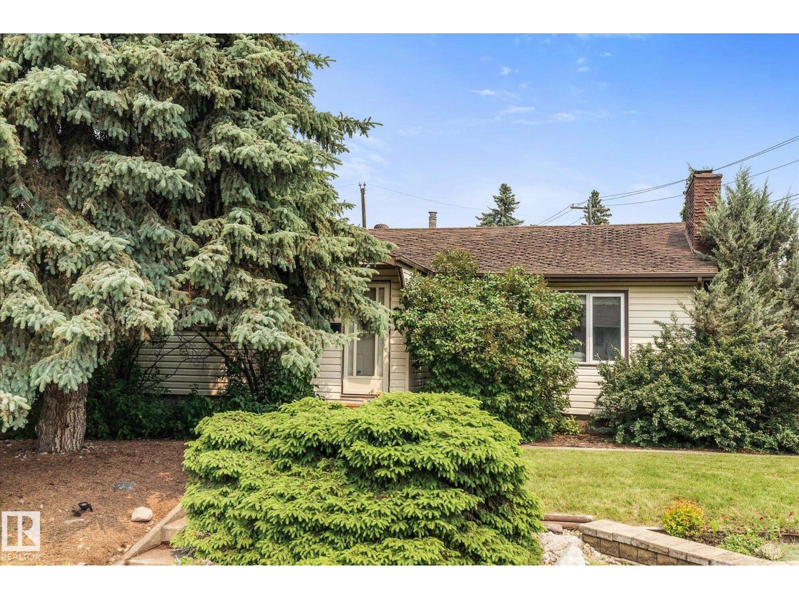 15612 83 AV NW