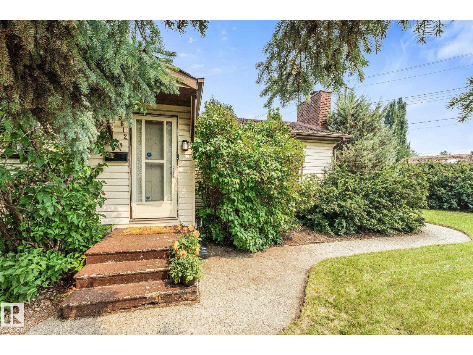 15612 83 AV NW